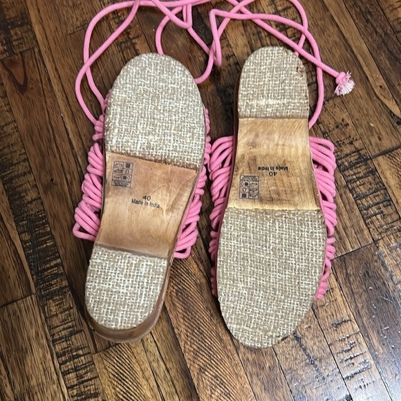 Free People Sandals Peony Pink Candy Crochet Clogs Ankle lace US 9 to 9.5 EU 40 - Picture 12 of 14